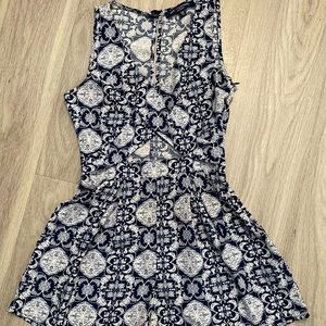 Xs jumper with cut out details